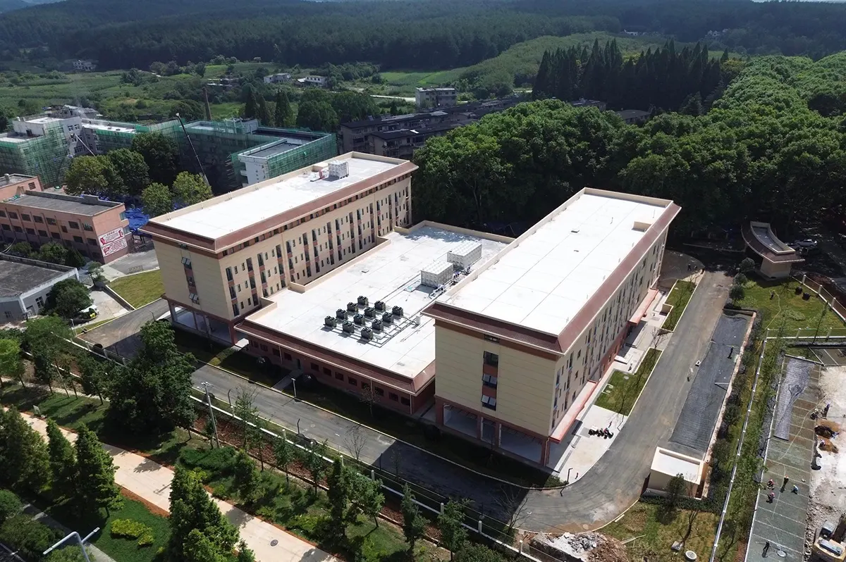贵安新区第三高级中学
