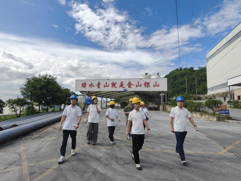 武科大师生深入贵州捷众森建材有限公司开展调研